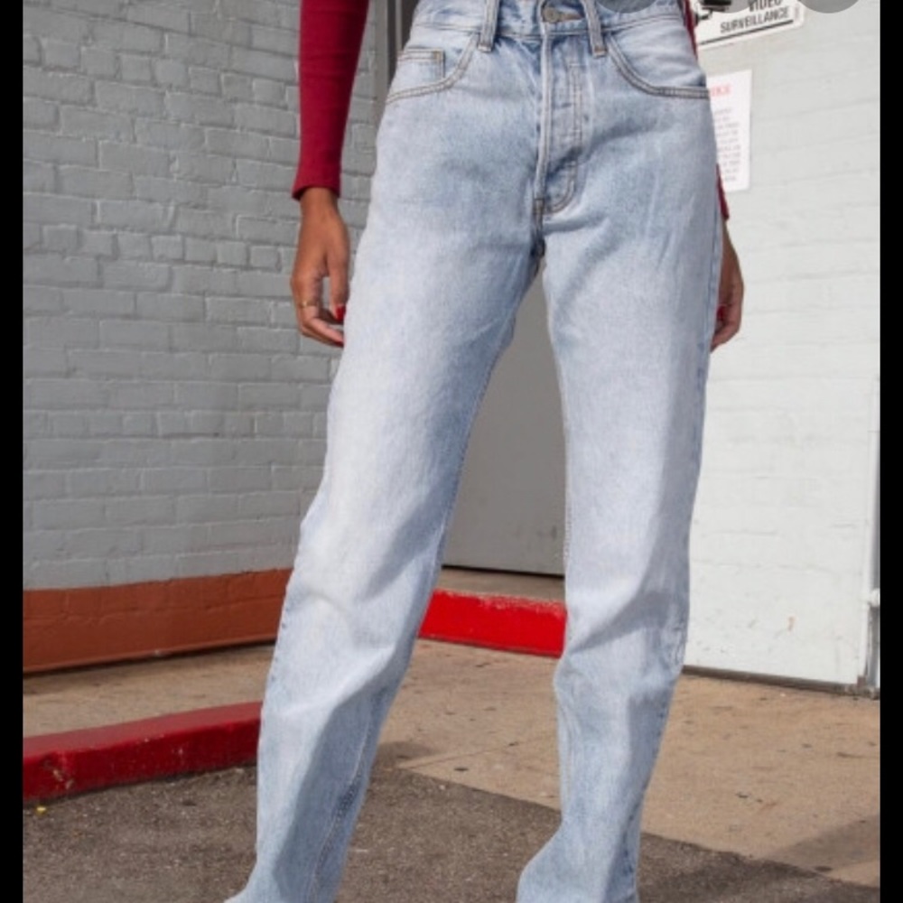 Brandy Melville light wash mom jeans